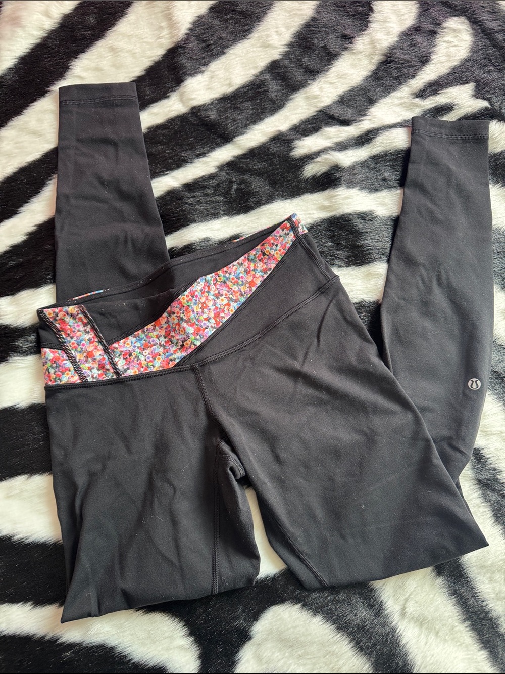 lululemon vintage Black Leggings with Multicolor Floral Waistband